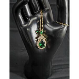 Gorgeous Emerald Crystal Necklace, Fashion, Pendant, 16 in.